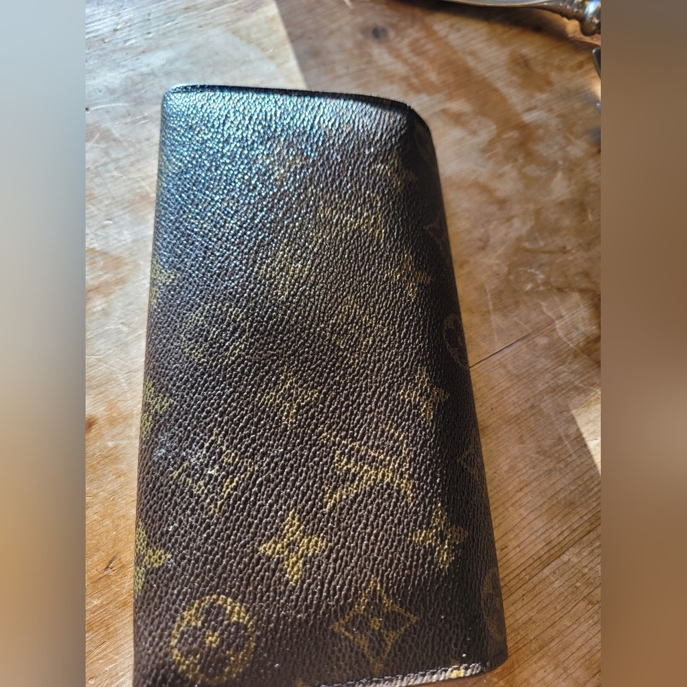 Louis Vuitton Sarah Monogram Wallet - Picture 3 of 5